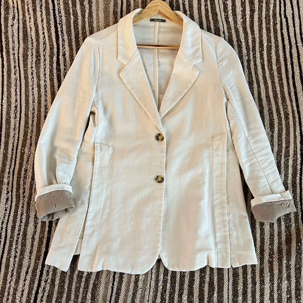 Italian linen and cotton herringbone weave blazer, jacket, coat, button up